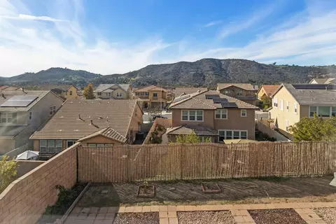 Exterior - 35732 Garrano Ln, Fallbrook, CA 92028 photo 2 of 11