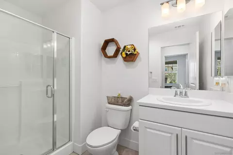 Bath - 35732 Garrano Ln, Fallbrook, CA 92028 photo 1 of 4