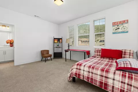 Bedroom - 35732 Garrano Ln, Fallbrook, CA 92028 photo 1 of 6