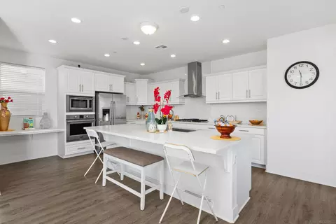Kitchen - 35732 Garrano Ln, Fallbrook, CA 92028 photo 2 of 5