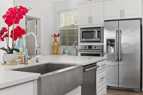 Kitchen - 35732 Garrano Ln, Fallbrook, CA 92028 photo 3 of 5