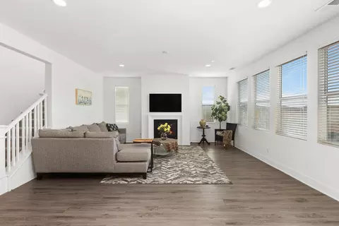 Living - 35732 Garrano Ln, Fallbrook, CA 92028 photo 2 of 4