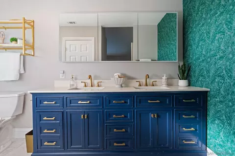 Bath - 3576 Normandy Cir, Oceanside, CA 92056 photo 4 of 8