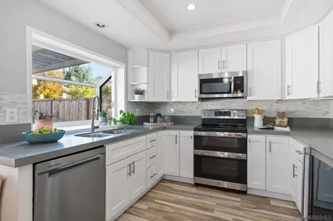 Kitchen - 3576 Normandy Cir, Oceanside, CA 92056 photo 3 of 5