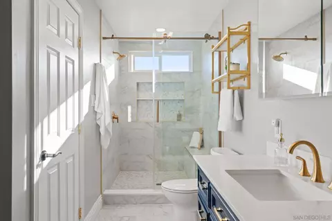 Bath - 3576 Normandy Cir, Oceanside, CA 92056 photo 6 of 8