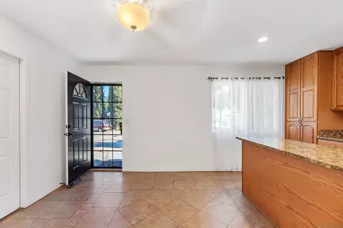 628 Paraiso Ave, Spring Valley, CA 91977 photo 2