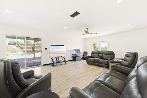 Living - 612 Momar Ln, Escondido, CA 92027 photo 2 of 4
