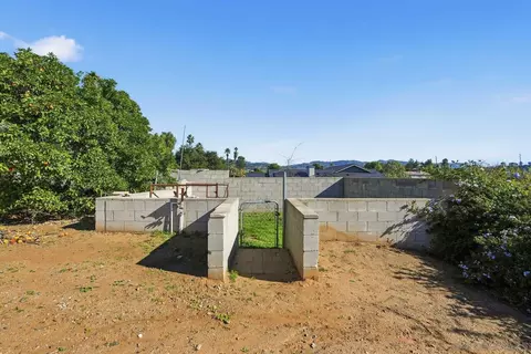 Exterior - 612 Momar Ln, Escondido, CA 92027 photo 9 of 11