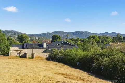 Exterior - 612 Momar Ln, Escondido, CA 92027 photo 8 of 11