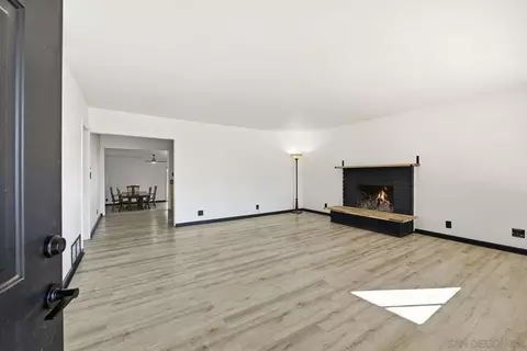 Living - 612 Momar Ln, Escondido, CA 92027 photo 3 of 4