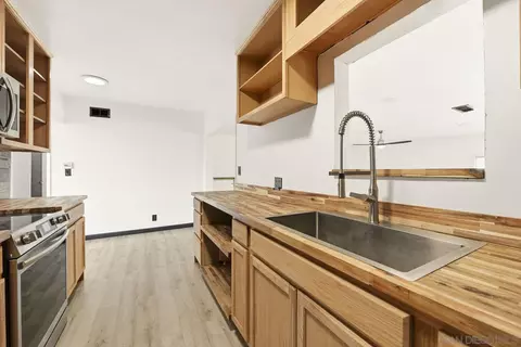 Kitchen - 612 Momar Ln, Escondido, CA 92027 photo 2 of 2