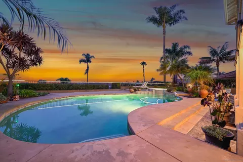 Exterior - 7215 Daffodil Pl, Carlsbad, CA 92011 photo 9 of 10