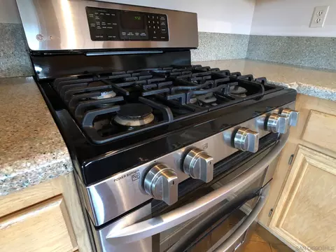 Kitchen - 2338 Larkspur Dr, Alpine, CA 91901 photo 4 of 6