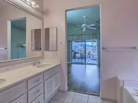 Bath - 2338 Larkspur Dr, Alpine, CA 91901 photo 2 of 3