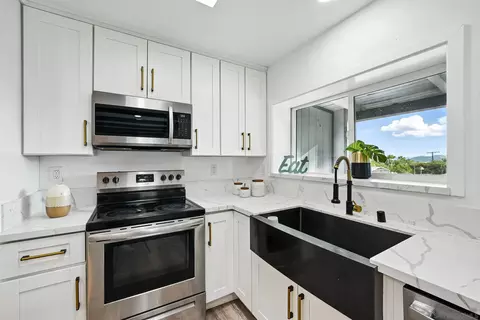 Kitchen - 12049 Coping Pl, Lakeside, CA 92040 photo 3 of 4