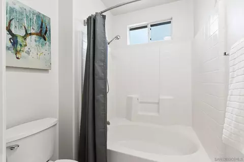 Bath - 33471 Winston Way #C, Temecula, CA 92592 photo 2 of 3