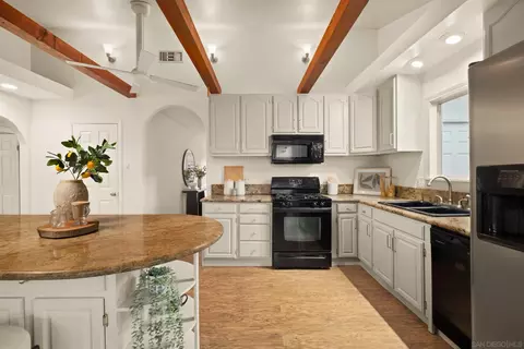 Kitchen - 2713 Lancelot Dr, Oceanside, CA 92054 photo 3 of 5