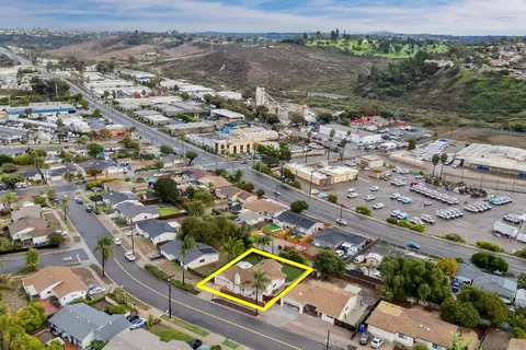 View/Area - 2713 Lancelot Dr, Oceanside, CA 92054 photo 6 of 8