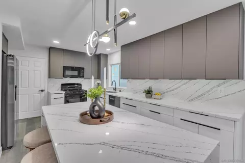 Kitchen - 9253 Les Rd, Santee, CA 92071 photo 1 of 4