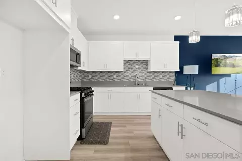 Kitchen - 347 Sweet Pl, Fallbrook, CA 92028 photo 2 of 4