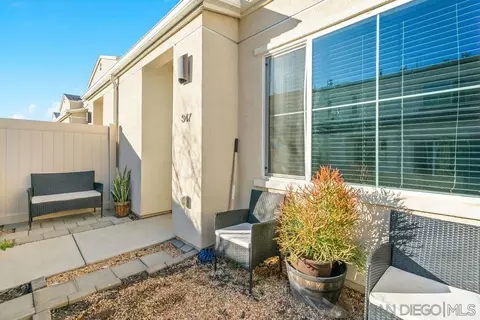 Exterior - 347 Sweet Pl, Fallbrook, CA 92028 photo 5 of 6
