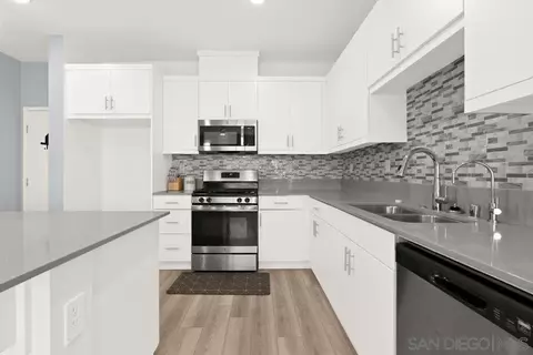 Kitchen - 347 Sweet Pl, Fallbrook, CA 92028 photo 3 of 4