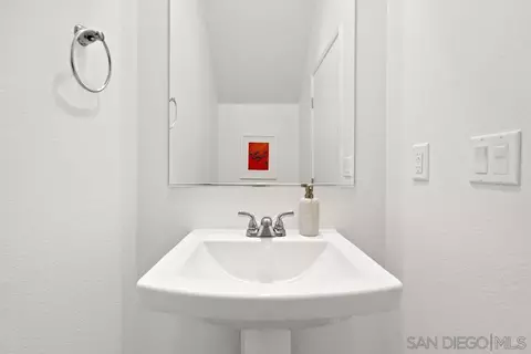Bath - 347 Sweet Pl, Fallbrook, CA 92028 photo 2 of 3