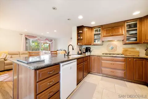 Kitchen - 872 Oro Grande St, Oceanside, CA 92057 photo 3 of 5