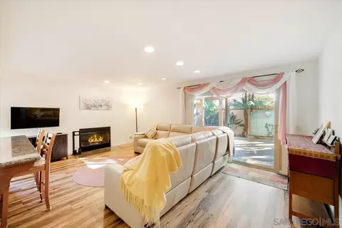Living - 872 Oro Grande St, Oceanside, CA 92057 photo 4 of 5