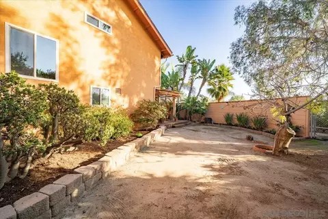 Exterior - 872 Oro Grande St, Oceanside, CA 92057 photo 19 of 33