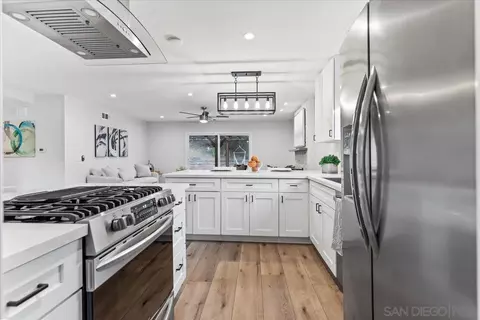 Kitchen - 9737 Roe Dr, Santee, CA 92071 photo 4 of 7