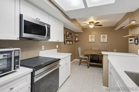 Kitchen - 1010 E Washington Ave #72, Escondido, CA 92025 photo 3 of 4