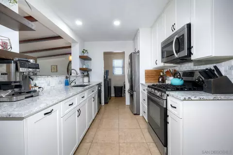 Kitchen - 828 Waterloo Ave, El Cajon, CA 92019 photo 3 of 6