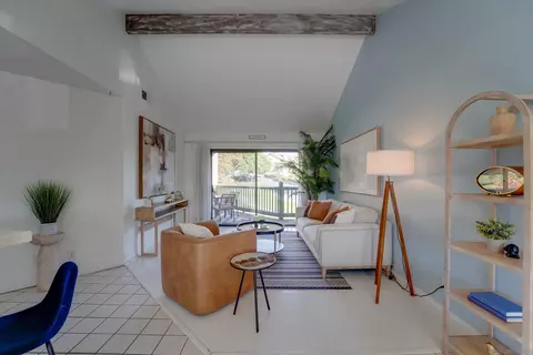 Living - 3016 Charwood Ct, Spring Valley, CA 91978 photo 3 of 9