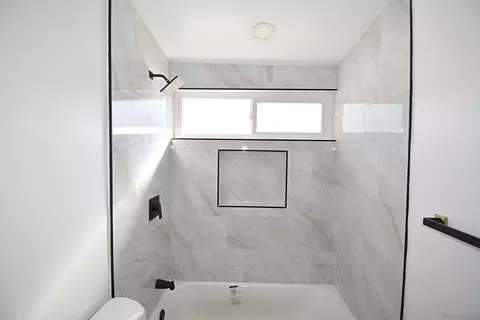 Bath - 13752 Frame Rd, Poway, CA 92064 photo 5 of 5