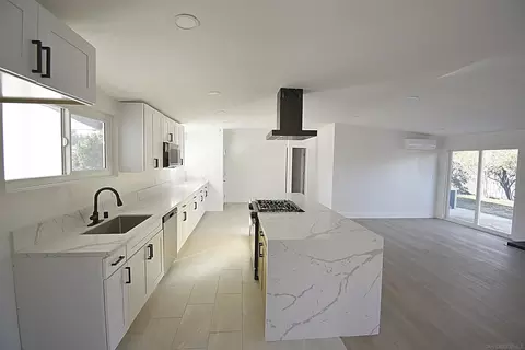 Kitchen - 13752 Frame Rd, Poway, CA 92064 photo 3 of 5
