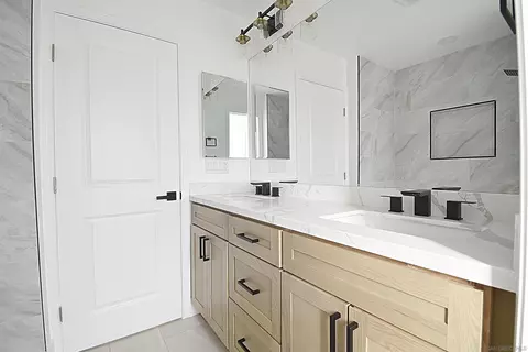 Bath - 13752 Frame Rd, Poway, CA 92064 photo 1 of 5