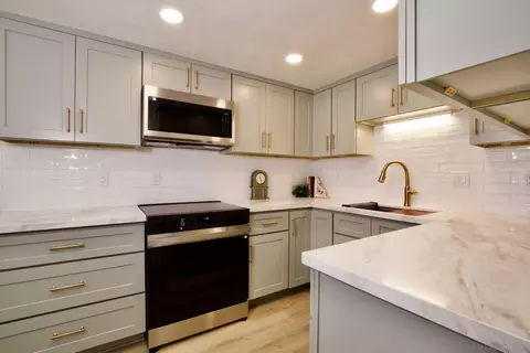 Kitchen - 12525 Julian Ave, Lakeside, CA 92040 photo 2 of 2