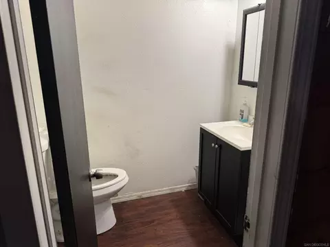 Bath - 8468 Golden Ridge Rd, Lakeside, CA 92040 photo 3 of 3