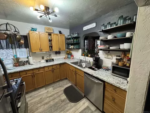 Kitchen - 8468 Golden Ridge Rd, Lakeside, CA 92040 photo 2 of 4