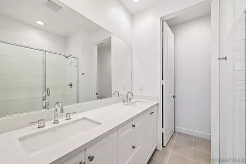 Bath - 2217 Brix Gln, Escondido, CA 92025 photo 1 of 2