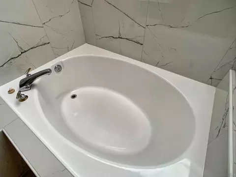 Bath - 31352 Via Eduardo, Temecula, CA 92592 photo 8 of 9