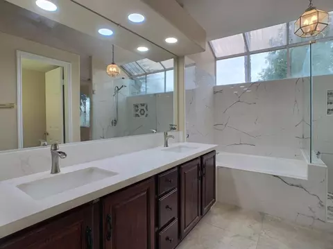 Bath - 31352 Via Eduardo, Temecula, CA 92592 photo 6 of 9