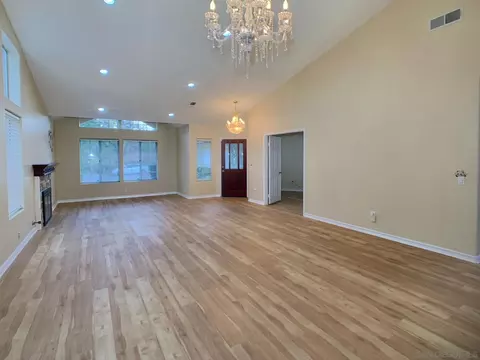Living - 31352 Via Eduardo, Temecula, CA 92592 photo 3 of 7