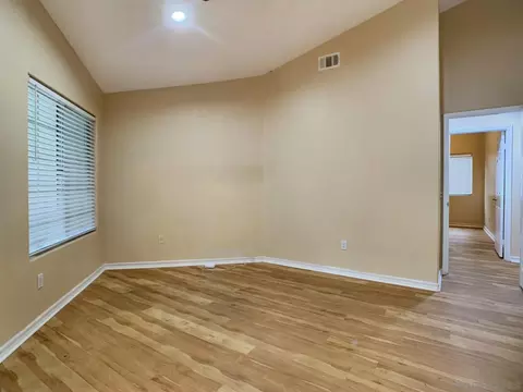 Living - 31352 Via Eduardo, Temecula, CA 92592 photo 5 of 7