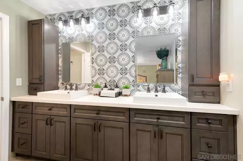 Bath - 25657 Bellemore Dr, Ramona, CA 92065 photo 3 of 4