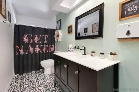 Bath - 25657 Bellemore Dr, Ramona, CA 92065 photo 2 of 4