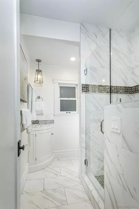 Bath - 1004 10th St, Coronado, CA 92118 photo 6 of 6