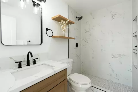 Bath - 3101 King Arthurs Ct, Spring Valley, CA 91977 photo 2 of 2