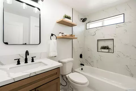 Bath - 3101 King Arthurs Ct, Spring Valley, CA 91977 photo 1 of 2